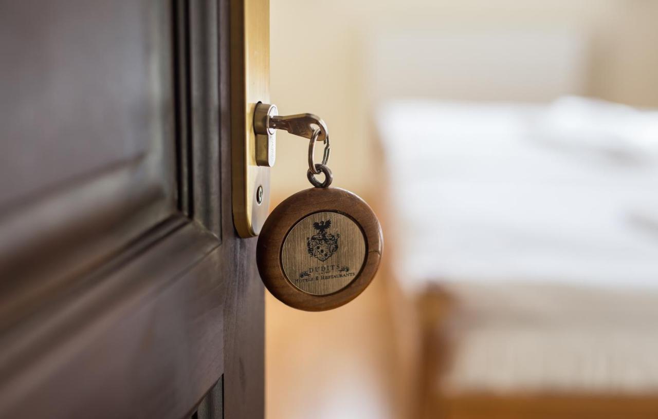 Revesz Hotel, Restaurant And Rosa Spa Gyor Luaran gambar